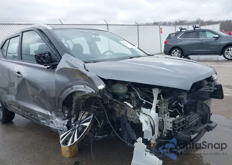 2020 Nissan Kicks Sv Xtronic Cvt z USA, uszkodzony, nr VIN 3N1CP5CV2LL517341